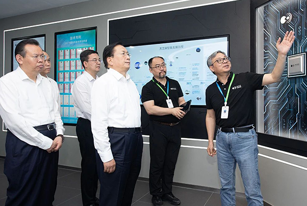 賦能湖北產業升級，省政府領導一行調研黑芝麻智能